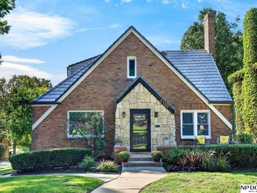 2702 N 53rd Street, Omaha, NE 68104