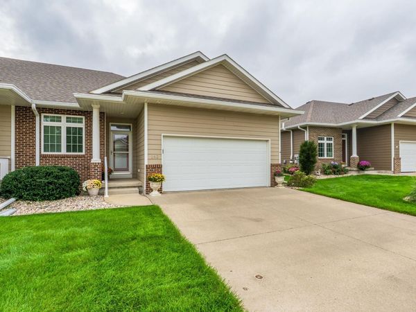 162 Brookline Trail, Dakota Dunes, SD 57049