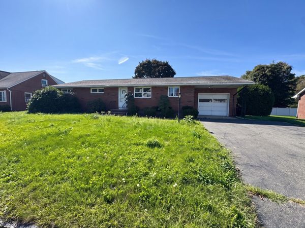 50 Van Horn St, Chicopee, MA 01013