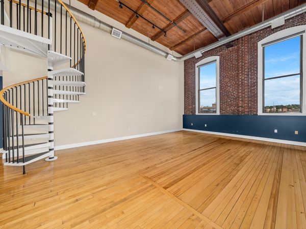 10 Kearney Sq, Unit 307, Lowell, MA 01852