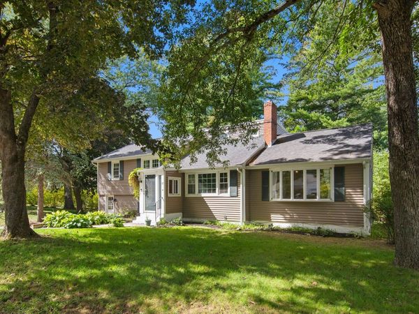 17 Rich Rd, Woburn, MA 01801
