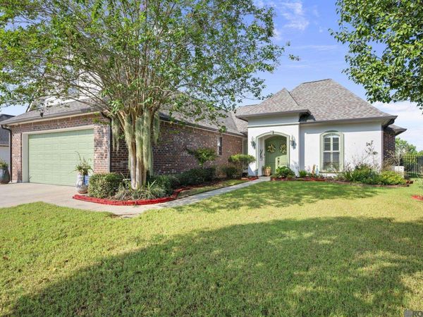 16475 Pascal Dr, Prairieville, LA 70769
