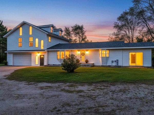N2592 ORCHARD WAY, Waupaca, WI 54981