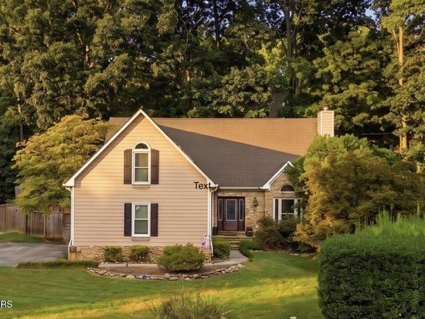1305 Mark Joseph Lane, Knoxville, TN 37931