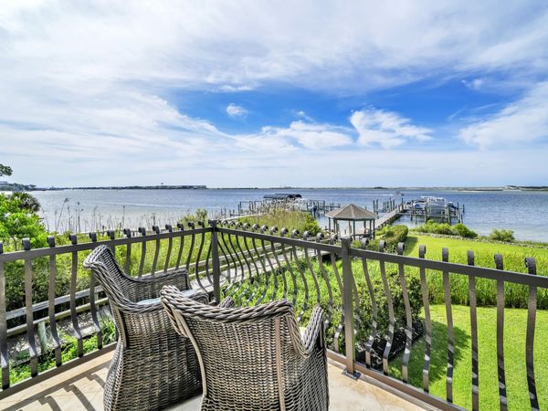 14 Islandview Drive, Mary Esther, FL 32569