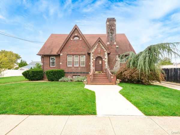 2320 Woodland Avenue , Wantagh, NY 11793