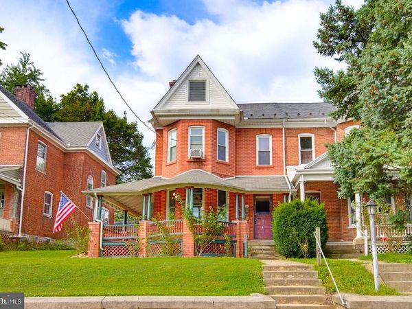 334 E MARKET STREET, MARIETTA, PA 17547