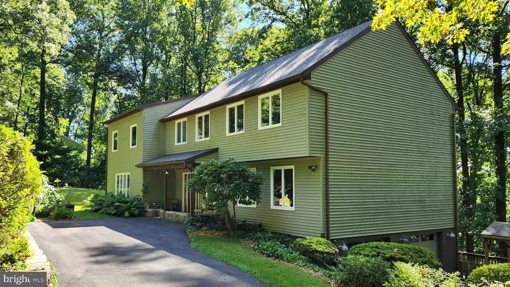 135 GOLF RIDGE ROAD, REINHOLDS, PA 17569
