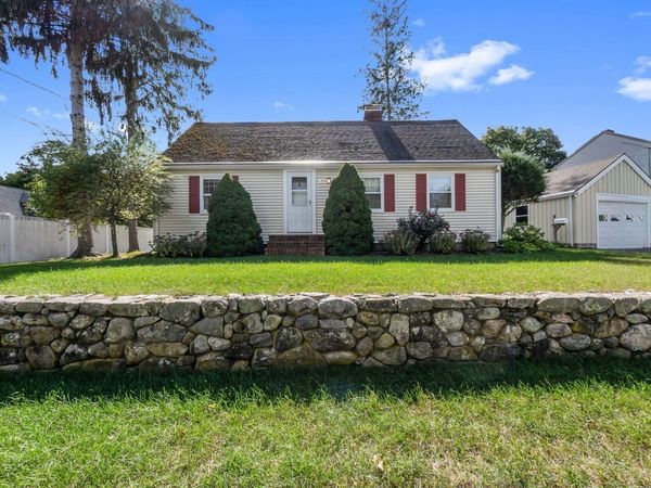 8 Savoy Rd., Hamilton, MA 01982