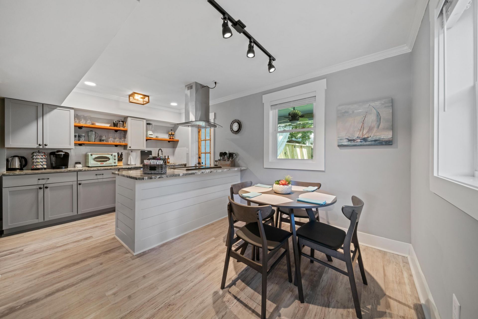 109 Magnolia Road Photo 6