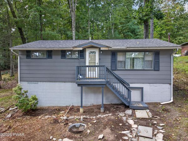 173 Outer Drive , Dingmans Ferry, PA 18328