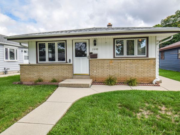 3010 S 96th St, West Allis, WI 53227