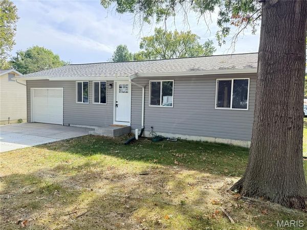 800 Flora Avenue, Warrenton, MO 63383