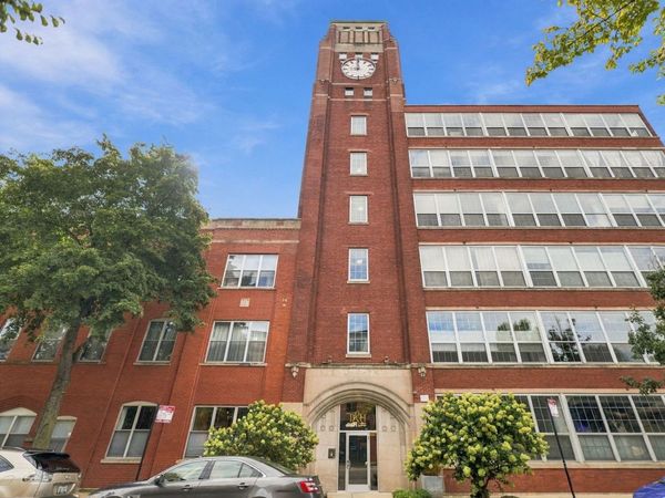 1801 W Larchmont Avenue, Unit 214, Chicago, IL 60613