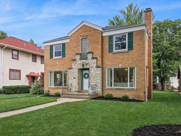 810 N Oak Park Avenue, Oak Park, IL 60302