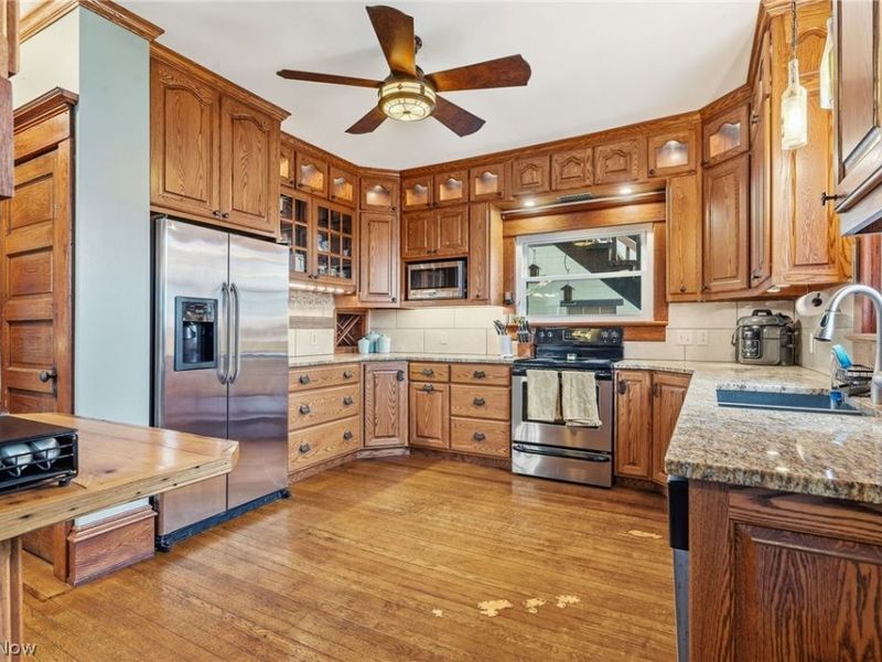 136 W Campbell Street , Loudonville, OH 44842 Photo 9