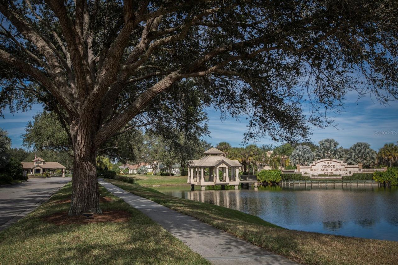 554 Fallbrook Drive , Venice, FL 34292 Photo
