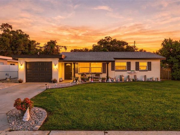 10259 NARANJA STREET, SEMINOLE, FL 33772