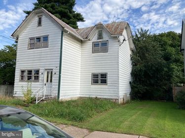 225-227 3RD ST, BENTON, PA 17814