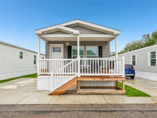 5222 Greenwich Road , Unit 5, Seville, OH 44273