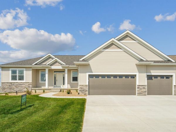 1428 Sandstone Lane, Cedar Falls, IA 50613