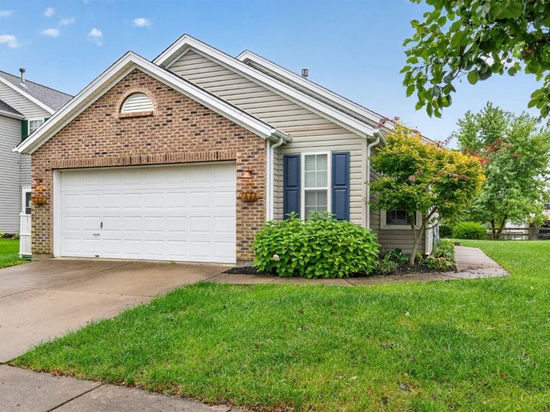 387 Hartford Court, Hamilton Township, OH 45039 Photo 2