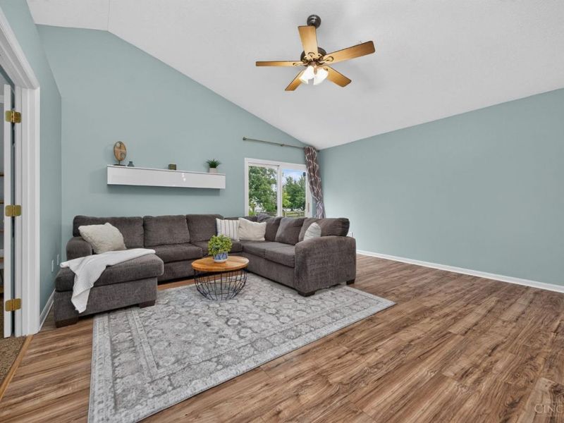 387 Hartford Court, Hamilton Township, OH 45039 Photo 6