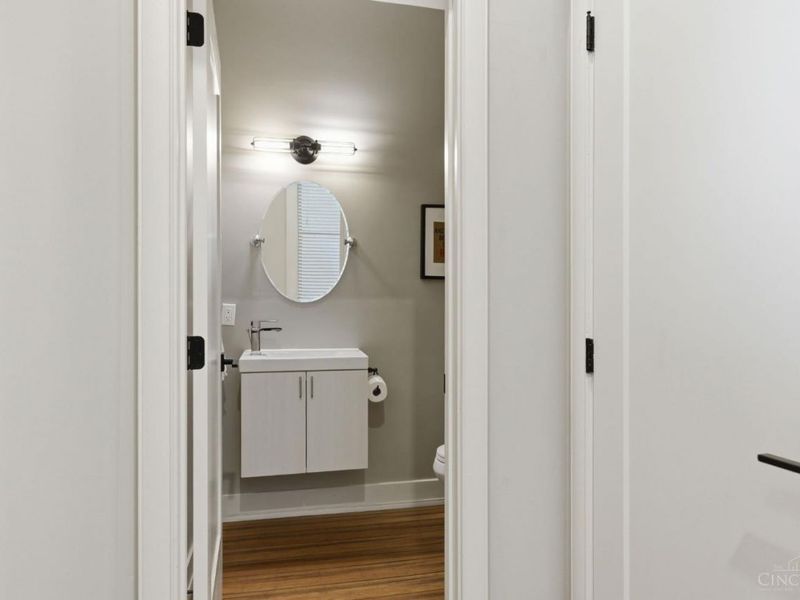207 Kemp Alley, Cincinnati, OH 45202 Photo 24