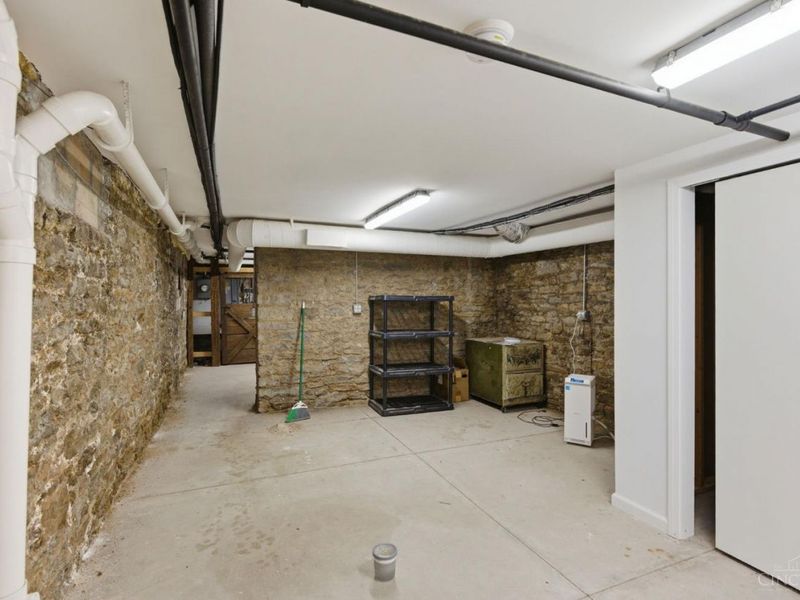 207 Kemp Alley, Cincinnati, OH 45202 Photo 65