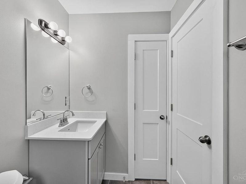 418 Torrence Court, Cincinnati, OH 45202 Photo 8