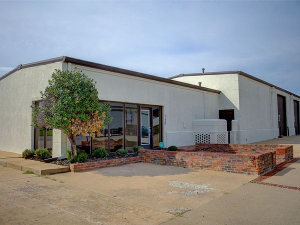 120 S Date Street , Jenks, OK 74037