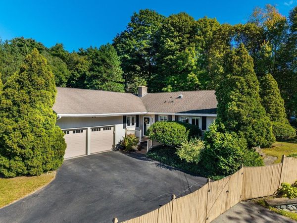 1 Birchwood Terrace, Groveland, MA 01834