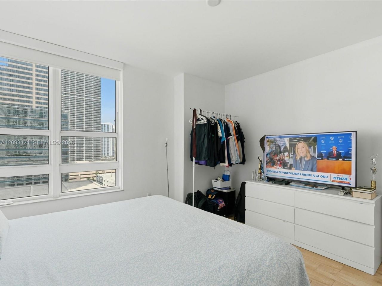 950 Brickell Bay Dr, Unit 1208, Miami, FL 33131 Photo