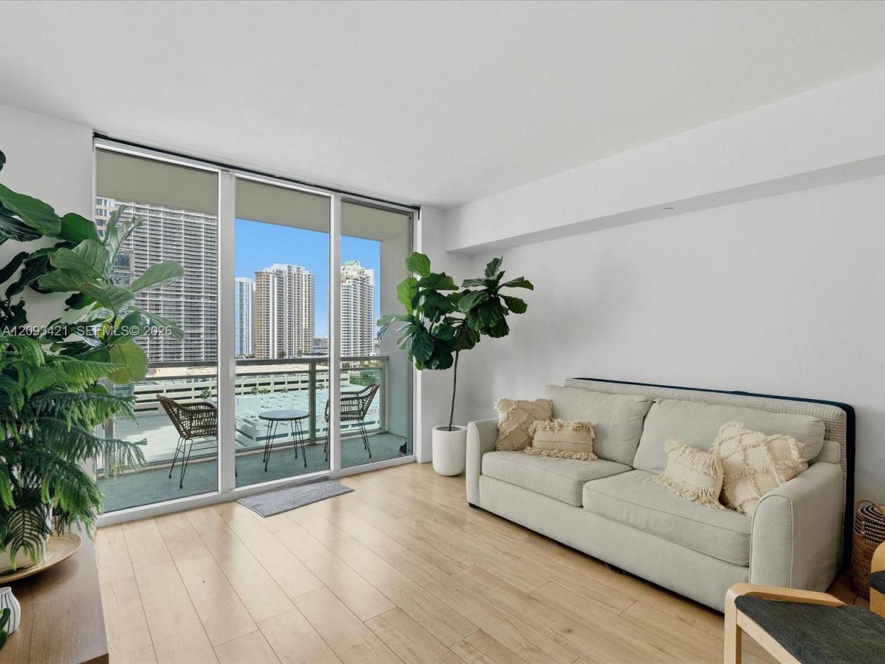 950 Brickell Bay Dr, Unit 1208, Miami, FL 33131 Photo