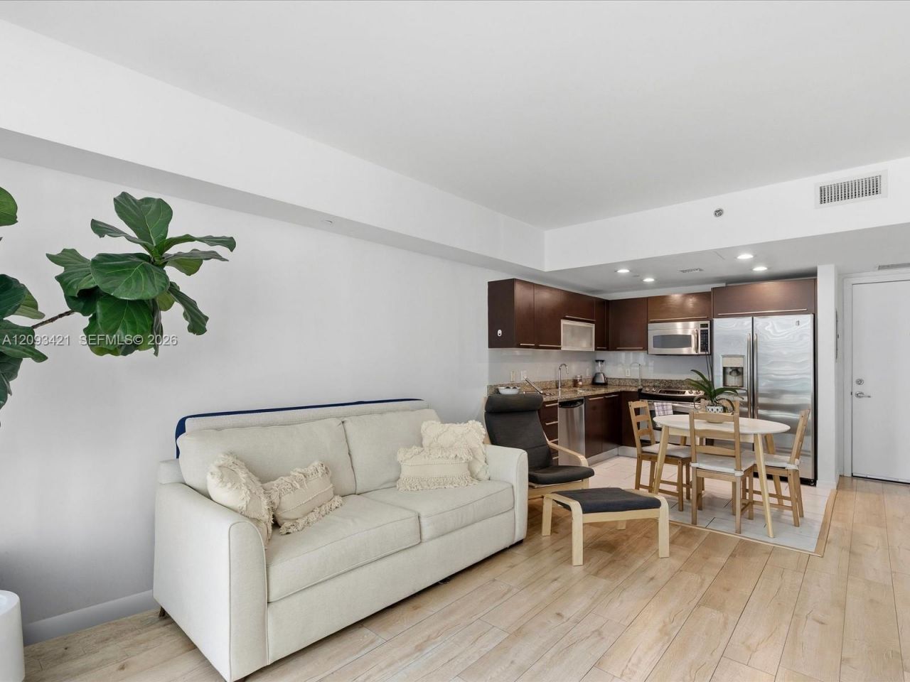 950 Brickell Bay Dr, Unit 1208, Miami, FL 33131 Photo