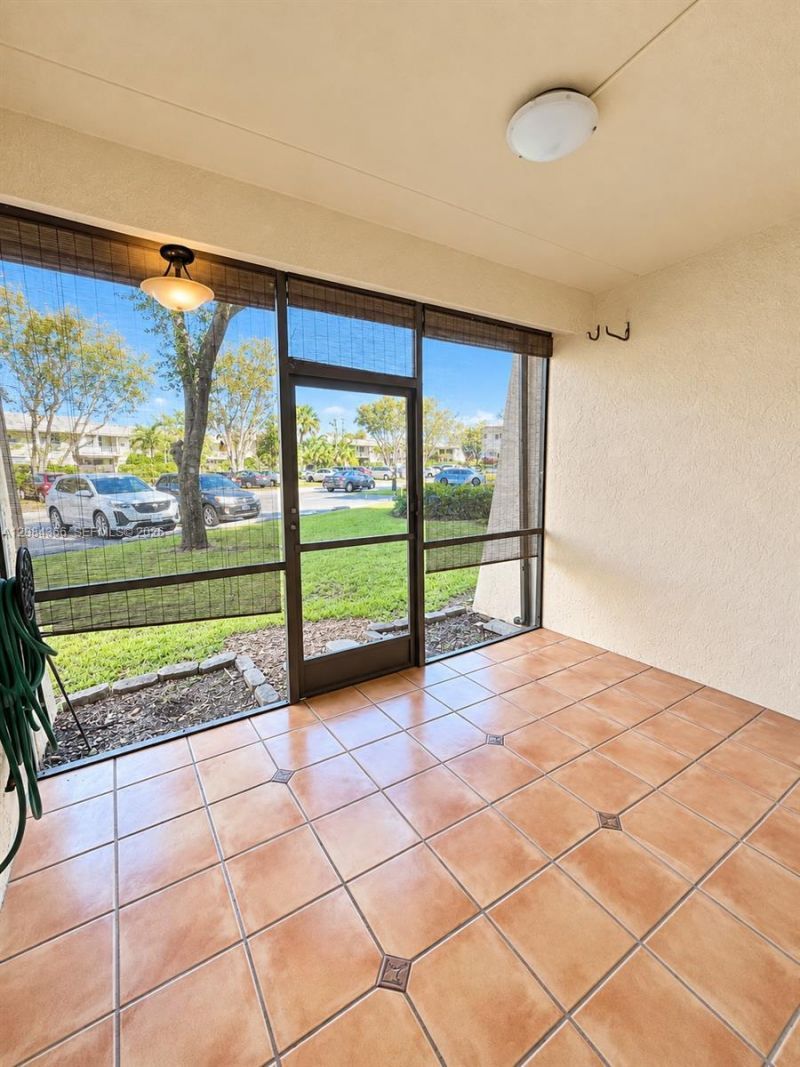 13707 Kendale Lakes Cir , Unit 109, Miami, FL 33183 Photo