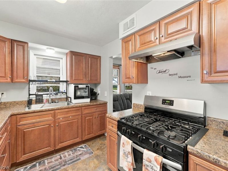 191 Woodhill Drive , Amherst, OH 44001 Photo 11