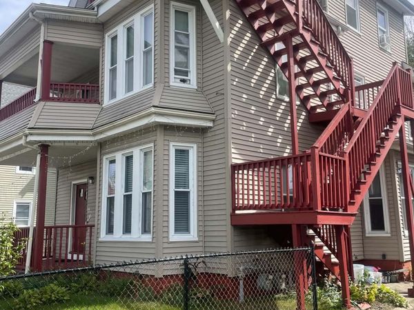 19 Temple St, Brockton, MA 02301