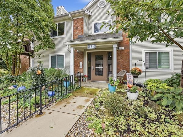 1520 Lake Pointe Way, Unit 1, Dayton, OH 45459