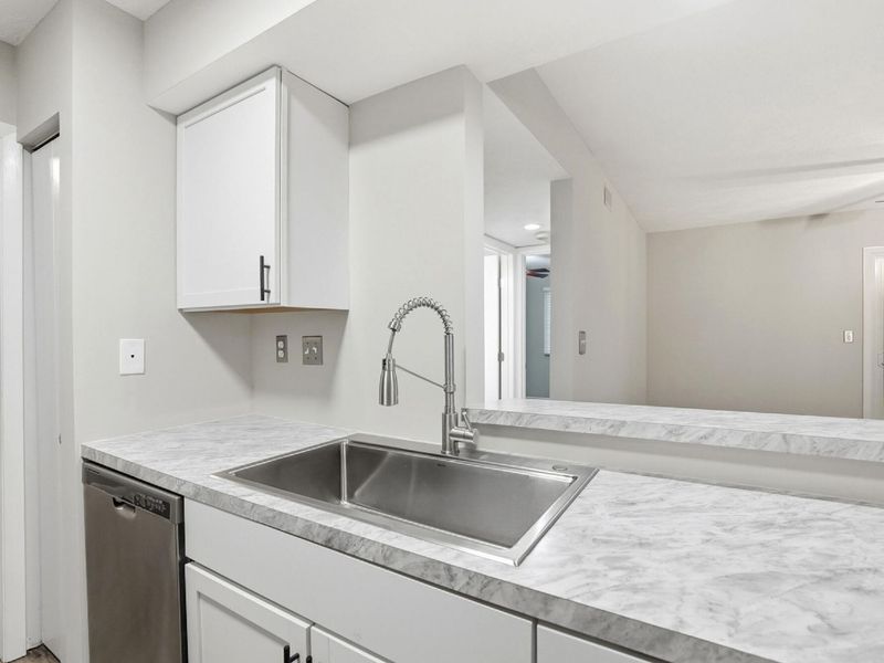 1520 Lake Pointe Way, Unit 1, Dayton, OH 45459 Photo 13