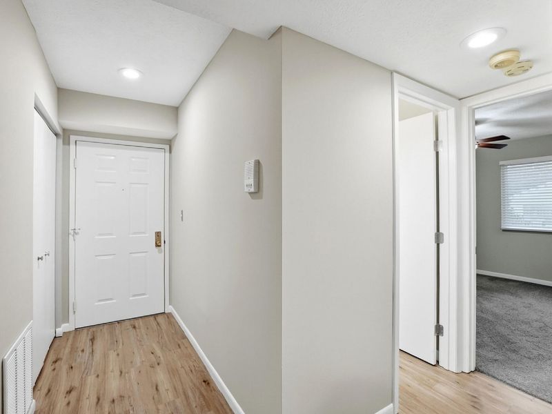1520 Lake Pointe Way, Unit 1, Dayton, OH 45459 Photo 5