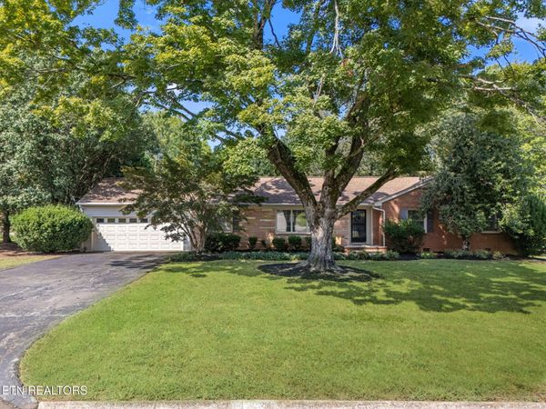 8121 Bennington Drive, Knoxville, TN 37909