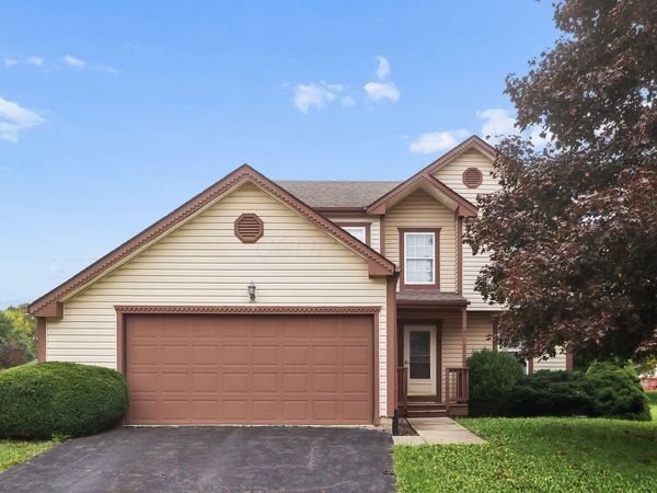 16 W Fieldstone , Etna, OH 43062