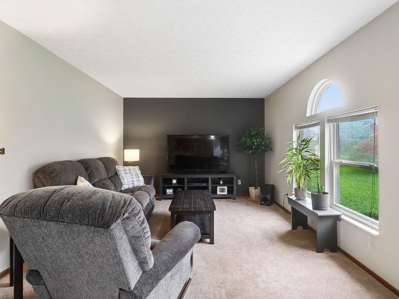 16 W Fieldstone, Etna, OH 43062 Photo 10