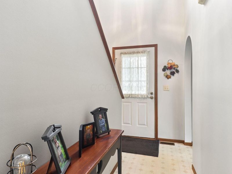 16 W Fieldstone, Etna, OH 43062 Photo 3
