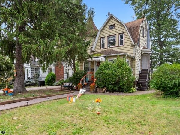 298 Carmita Ave, Rutherford, NJ 07070