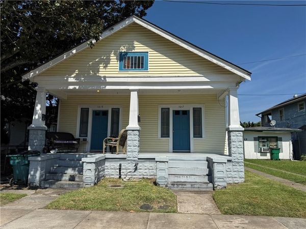 1017 7TH Street , Gretna, LA 70053