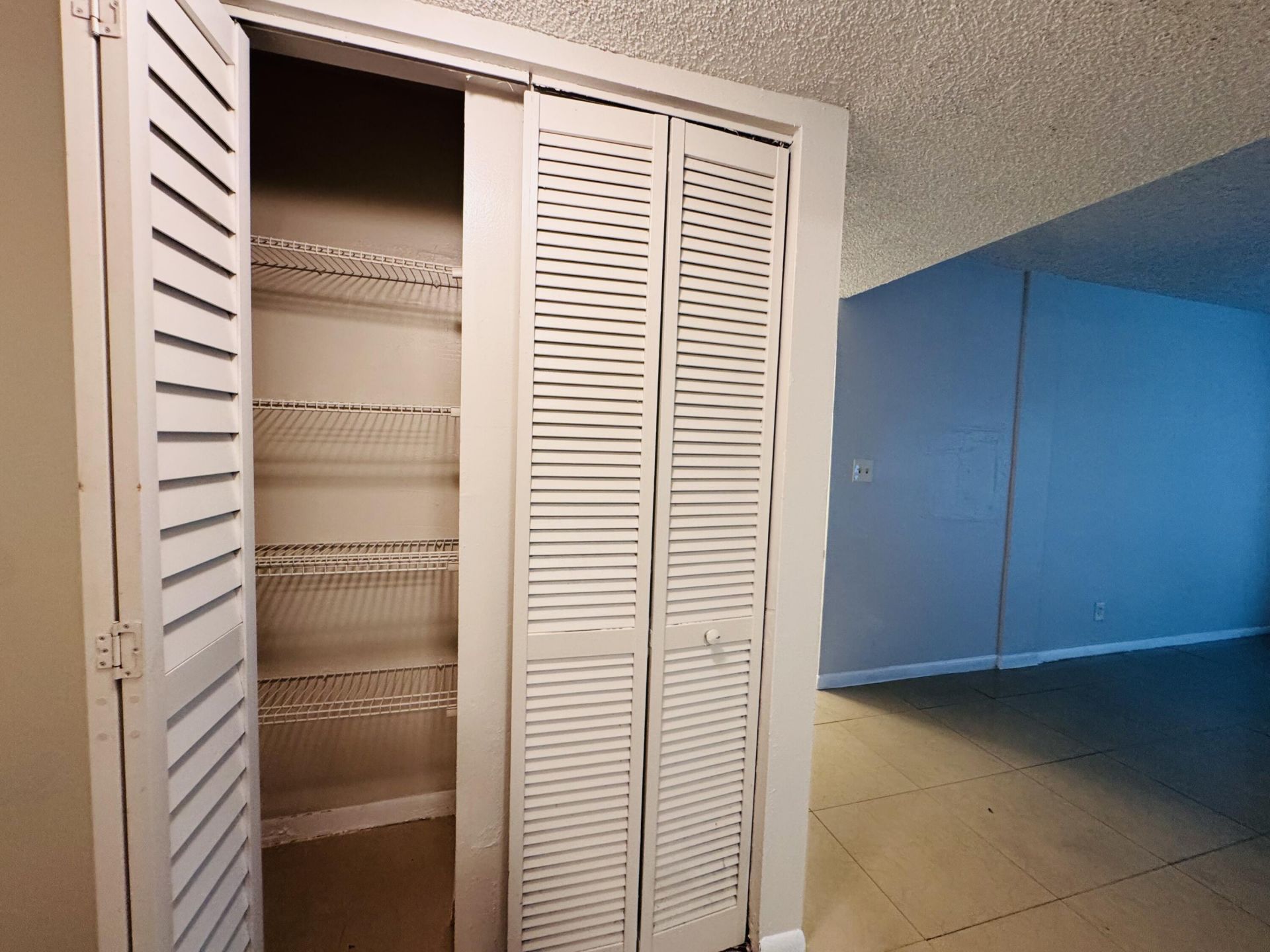 2050 N Congress Avenue, Unit 102, West Palm Beach, FL 33401 Photo