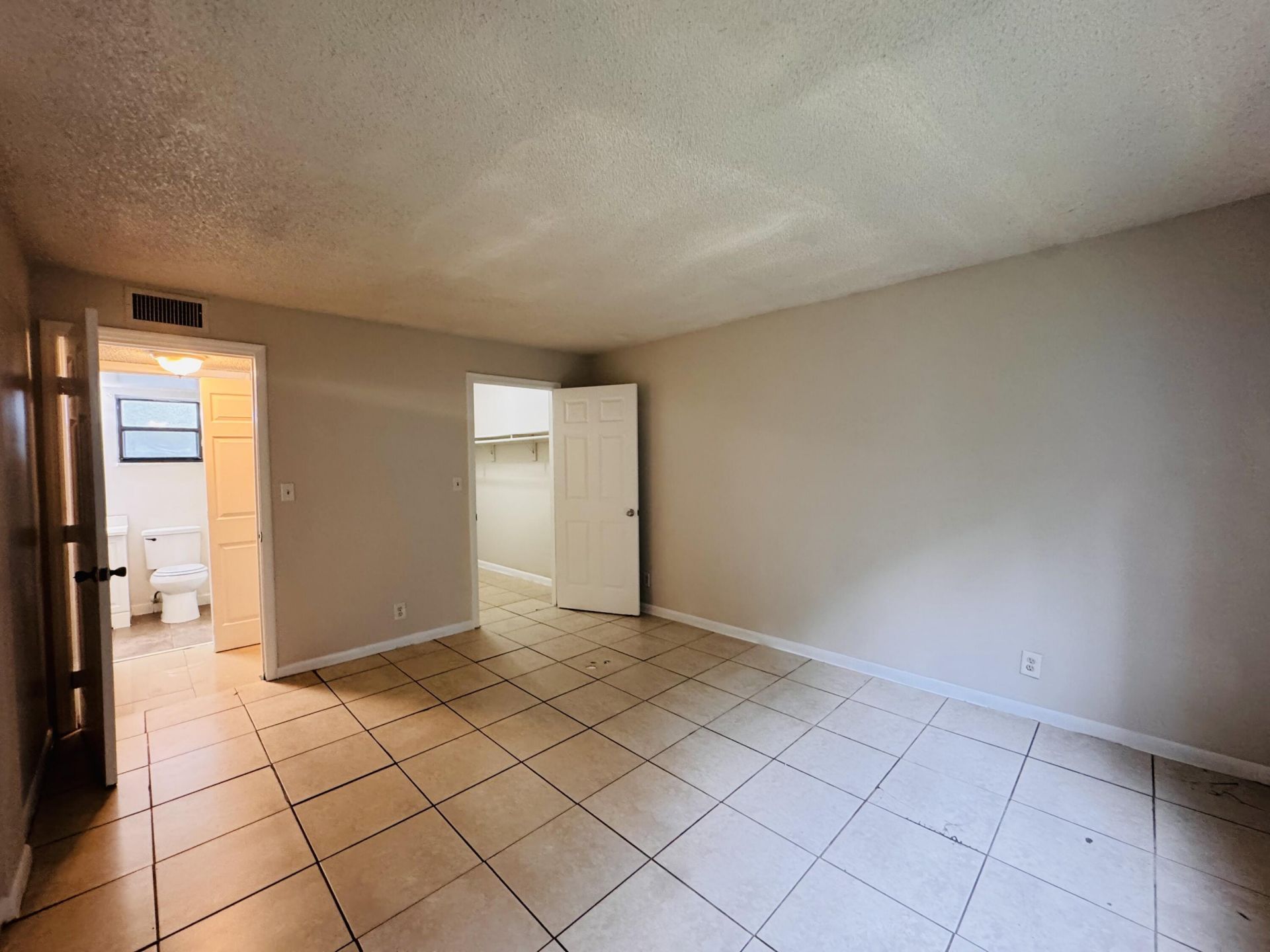 2050 N Congress Avenue, Unit 102, West Palm Beach, FL 33401 Photo