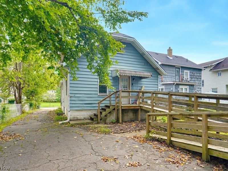 970 Mercer Avenue , Akron, OH 44320 Photo 3